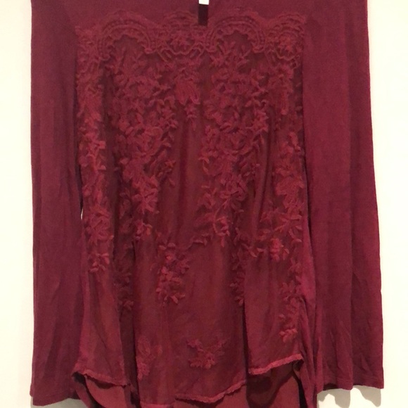 Xhilaration Maroon detailed Top - Picture 3 of 4